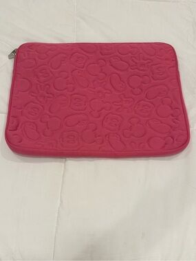 Disney Hot Pink Embossed Mickey Tablet/ laptop Sleeve 15x 12x 1 in